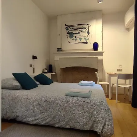 Avec Balcon Au Coeur Des Chartrons